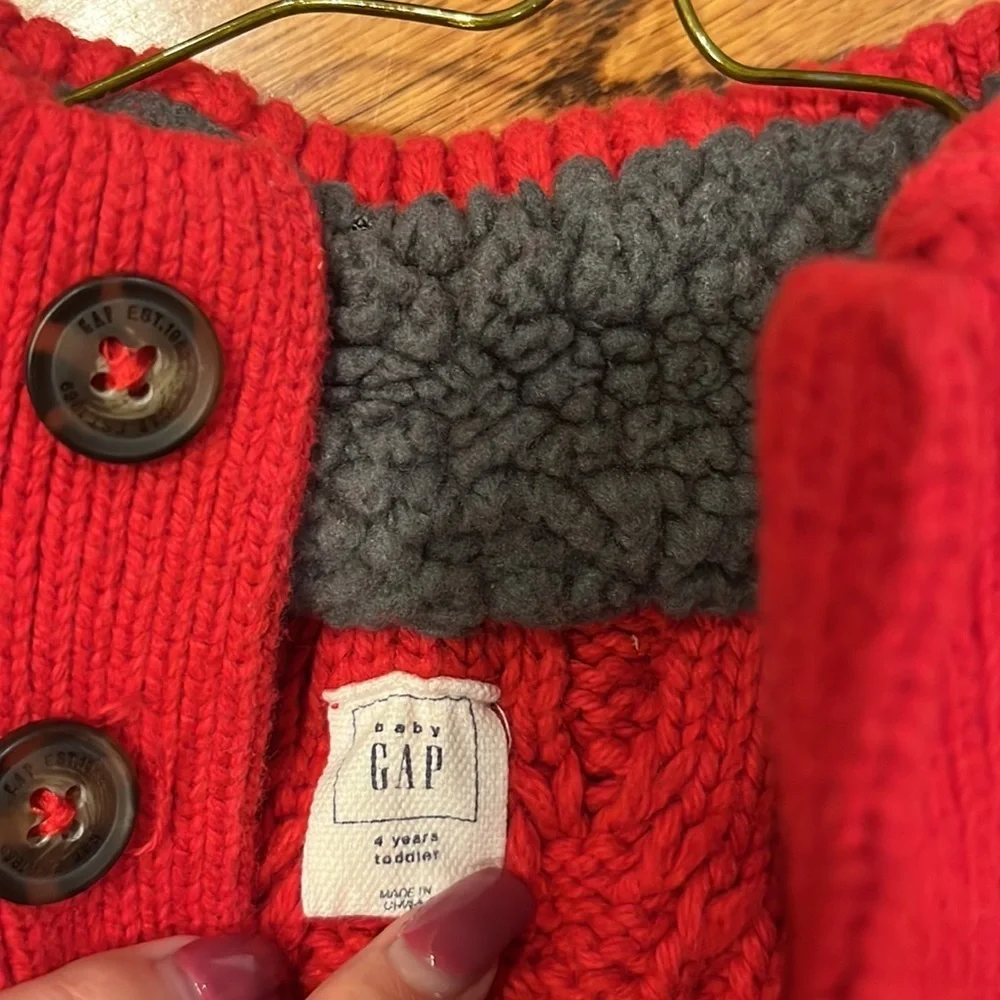 Baby Gap Boy’s Red Sweater With Stripes Size 4T